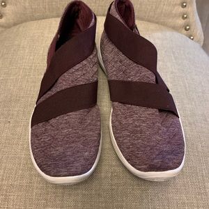 Under Armour slip on tennis shoes